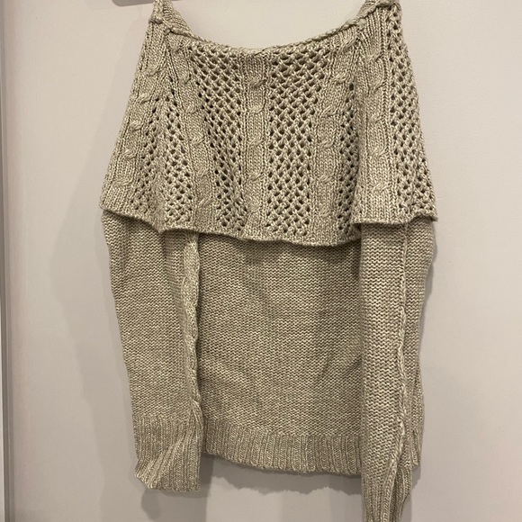 •2/$50• NWOT John Paul Richard Oatmeal Off-The-Shoulder Sweater - Picture 4 of 4